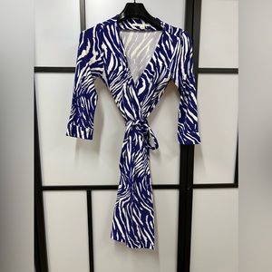 DVF Cobalt Blue Zebra Print Size 10 Julian Two